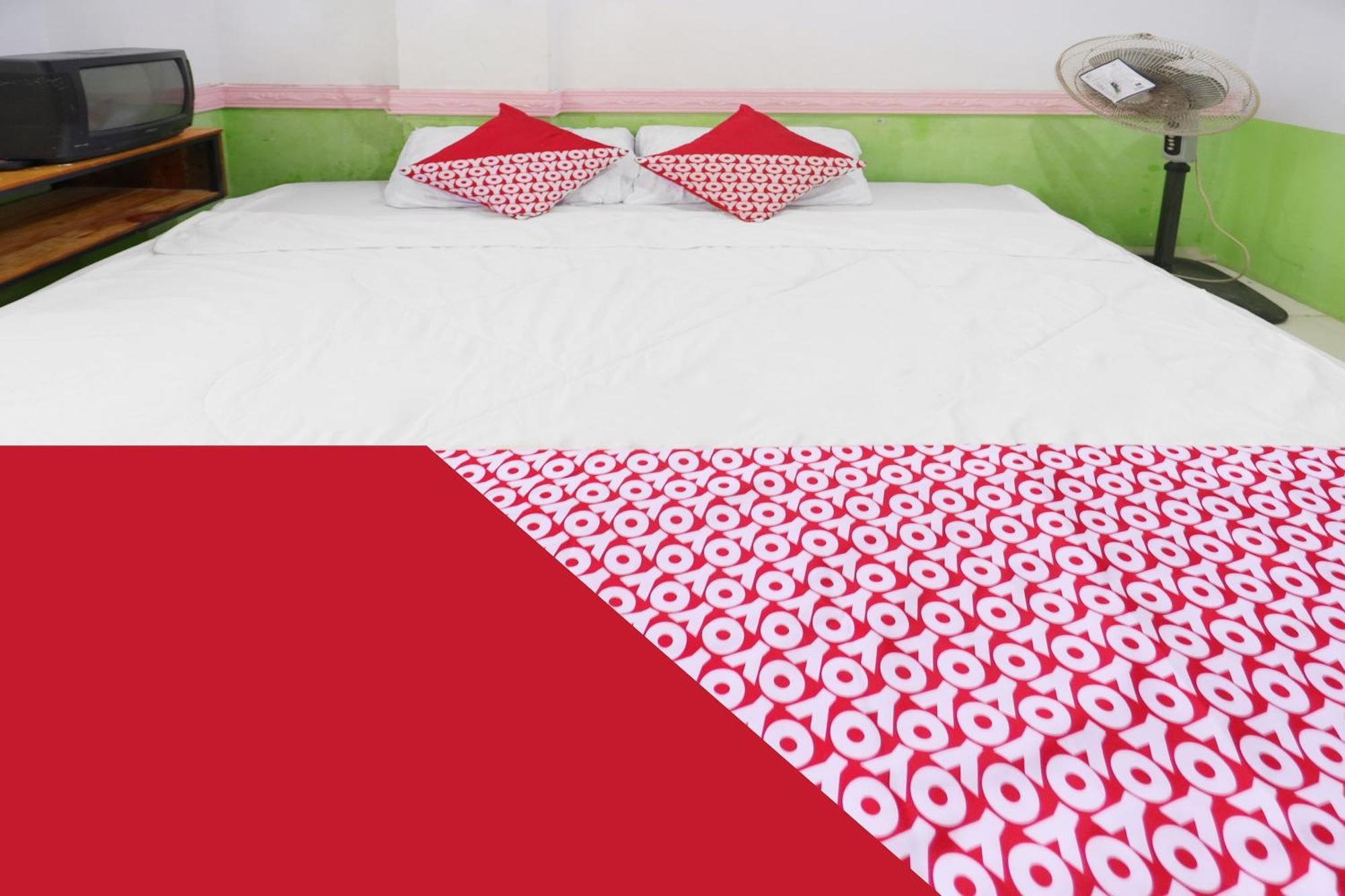 SPOT ON 91343 Kartika Guest House Syariah Jodoh  Bagian luar foto